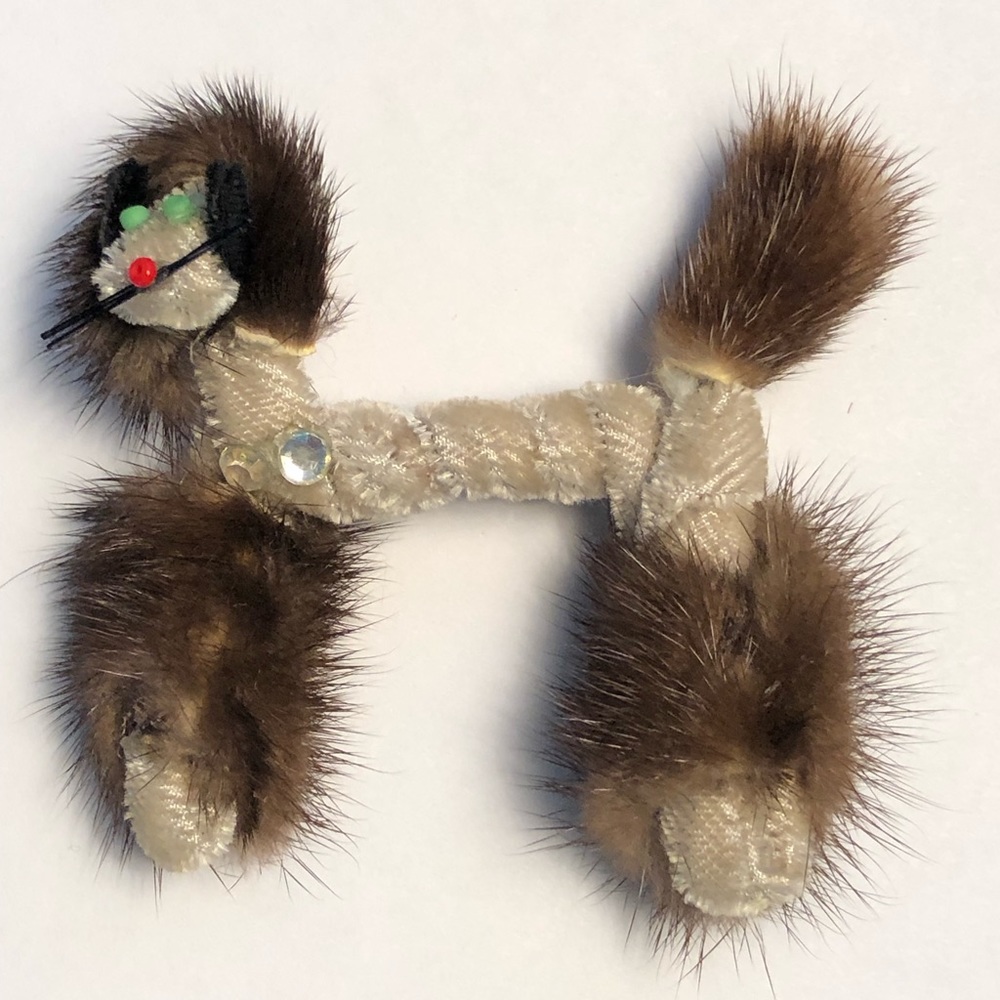 Adorable Mink poodle pin original in  container